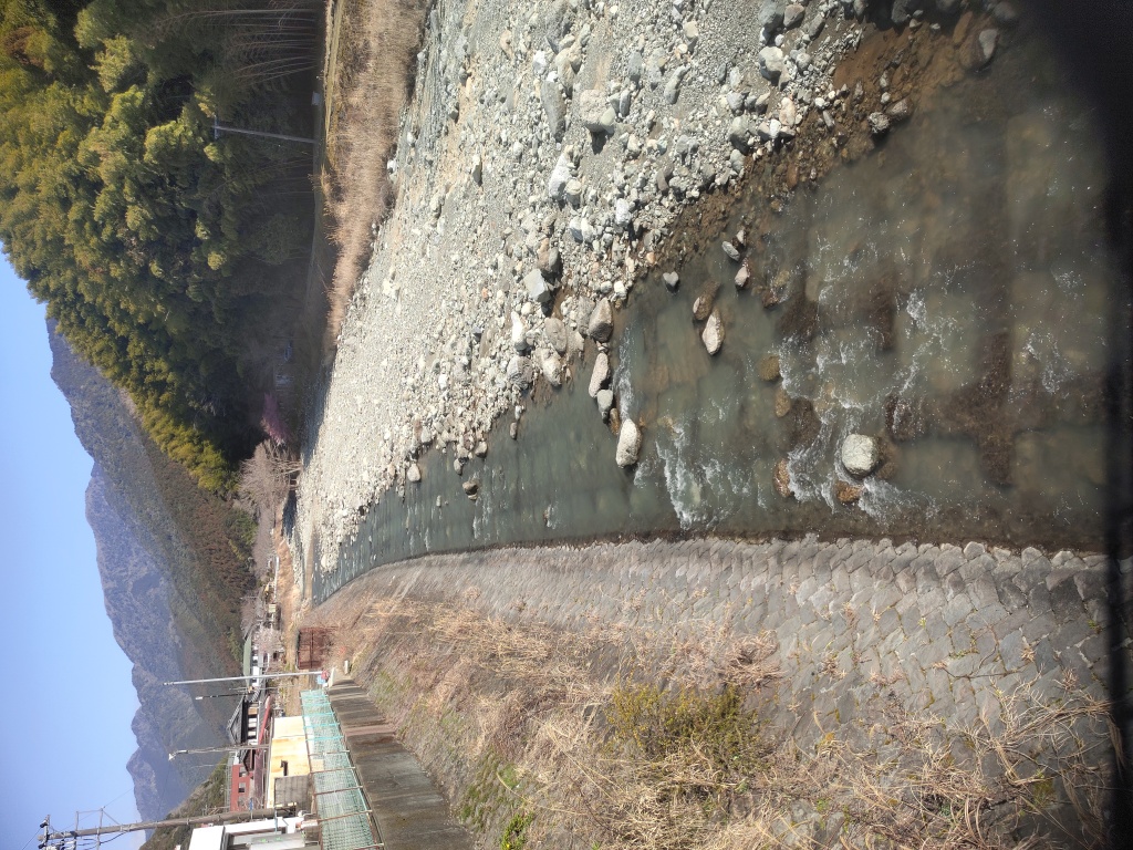 興津川の鮎釣り、渓流釣りのポイントである八幡裏の写真